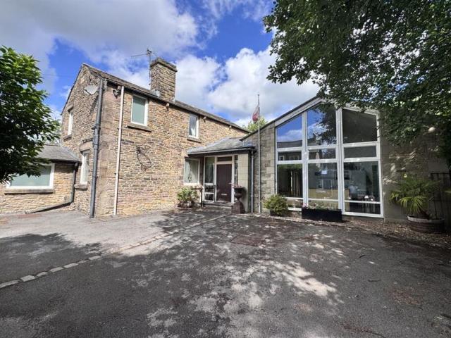 House for sale in Charlesworth, East Midlands