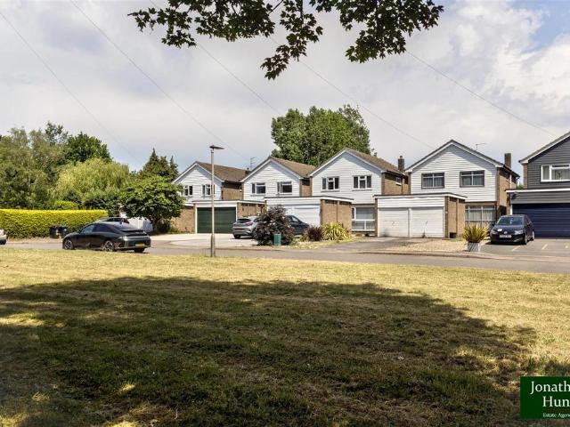 House for sale in Kingfisher Park, Colliers End