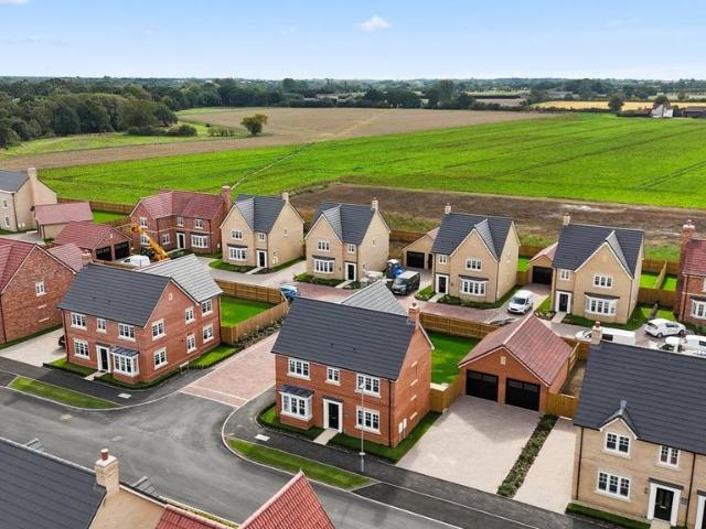 House for sale in Elmstead, Dale Hill