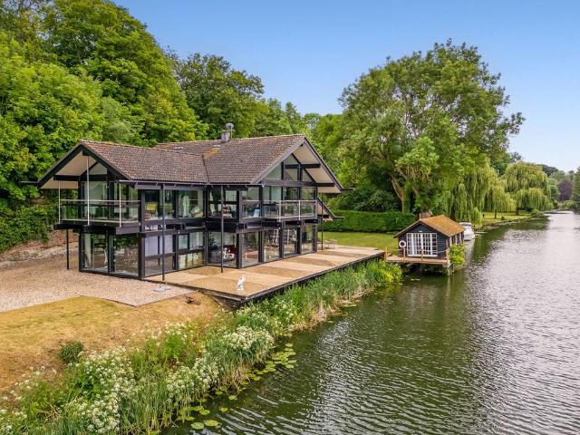 House for sale in Berrick Salome, Oxfordshire