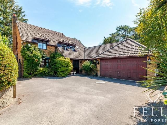 House for sale in St Leonards, East Dorset