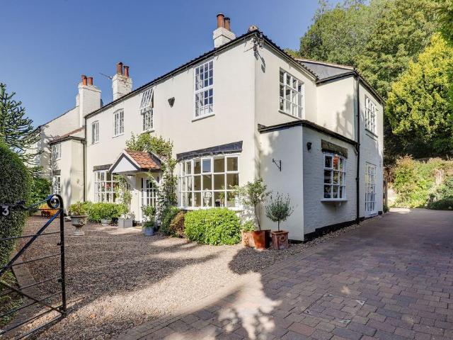 House for sale in Gedling, East Midlands