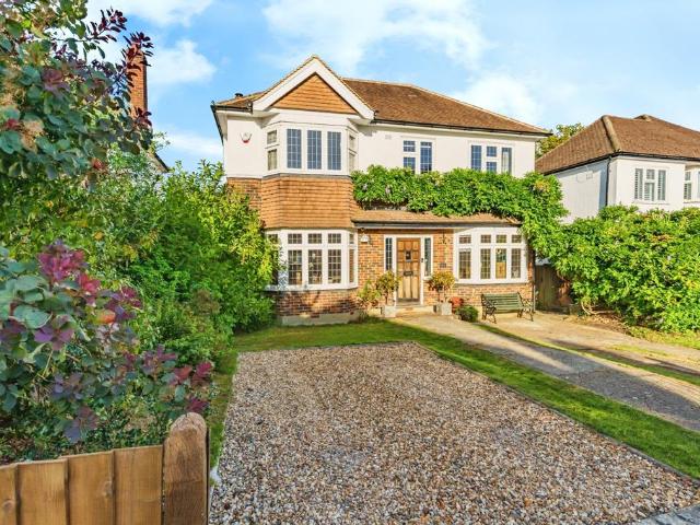 House for sale in London Borough of Croydon, Sanderstead