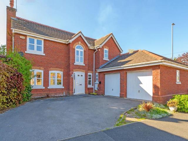 House for sale in Preston Brook
