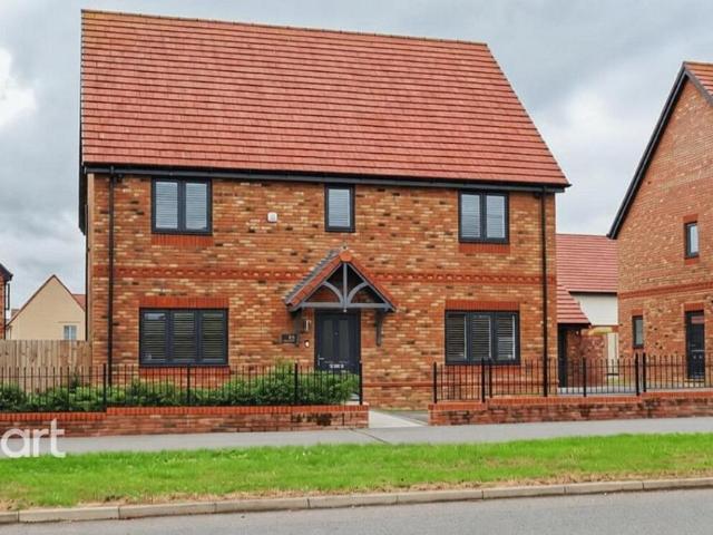 House for sale in Priors Hall Park, Weldon