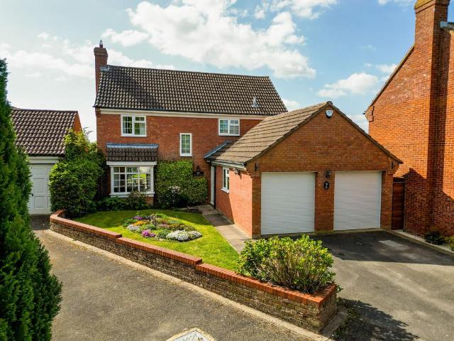 House for sale in Victoria Park, Aylesbury