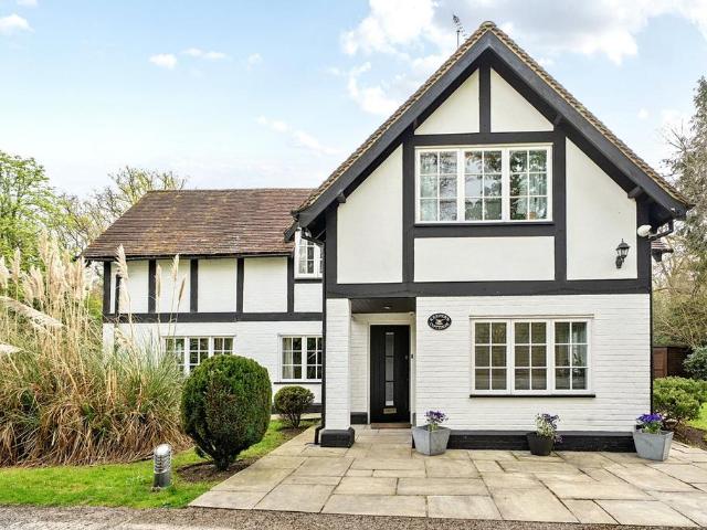 House for sale in Farnham Common, Buckinghamshire