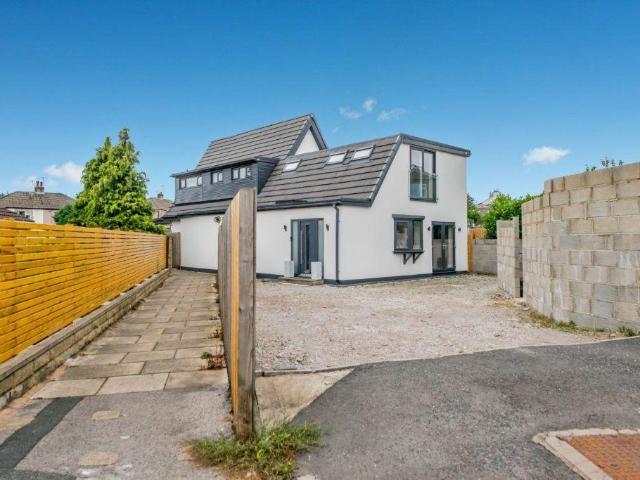 House for sale in Eccleshill, West Yorkshire