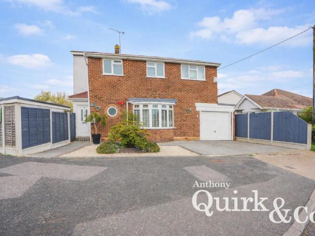 House for sale in Leigh Beck, Essex