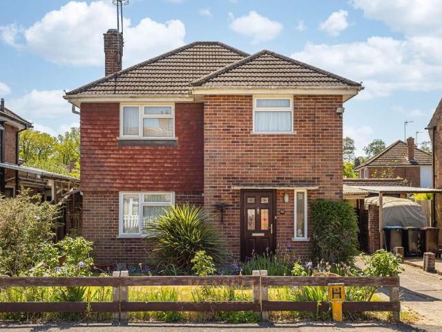 House for sale in Burstow, Hillview