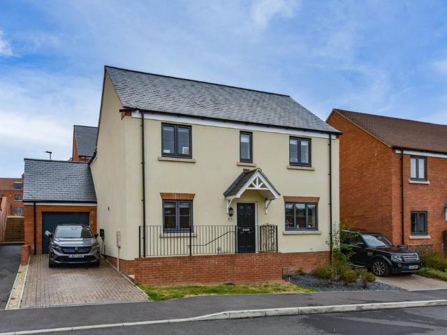 House for sale in Easterton