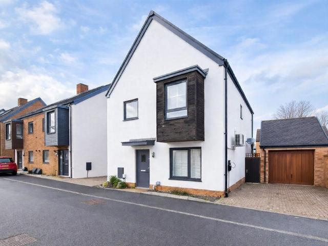House for sale in Cowley, Greater London