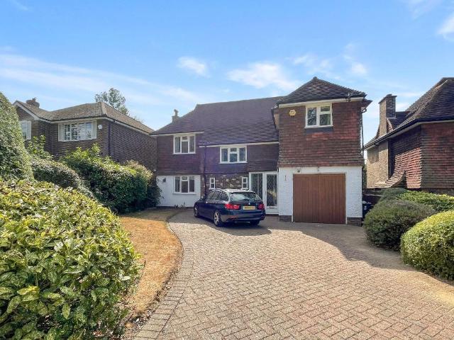 House for sale in London Borough of Croydon, Sanderstead