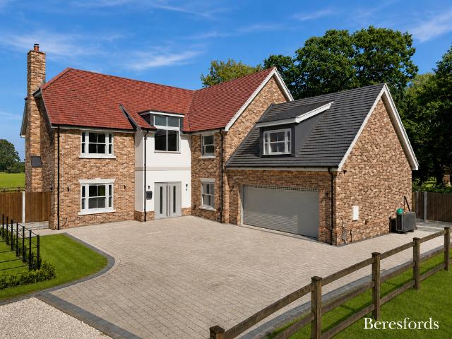 House for sale in Chipping Hill, Essex