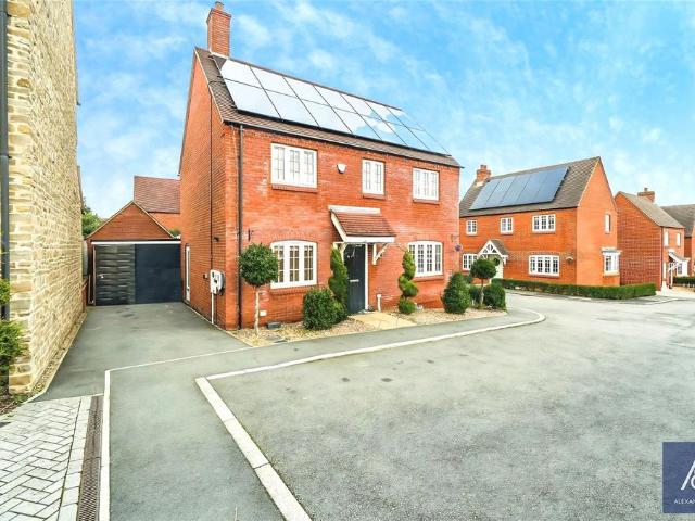 House for sale in Foxhills, Brackley