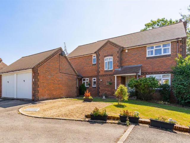 House for sale in Alderminster, Warwickshire