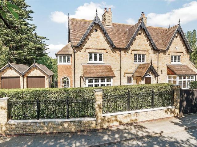 House for sale in Toddington, Bedfordshire