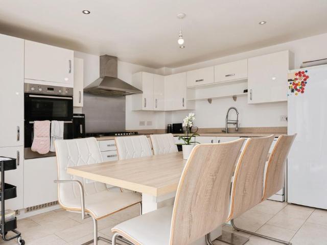 House for sale in Tadpole Garden Village, Blunsdon St Andrew