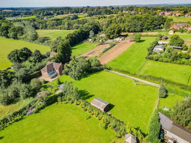 House for sale in Shirrell Heath, Hampshire