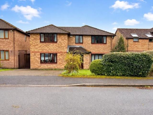 House for sale in Groes-faen, Wales