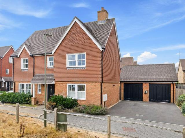 House for sale in Greenfields, Reigate and Banstead