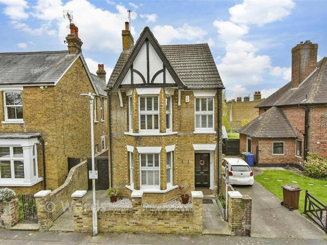 House for sale in Grove Park, Swale