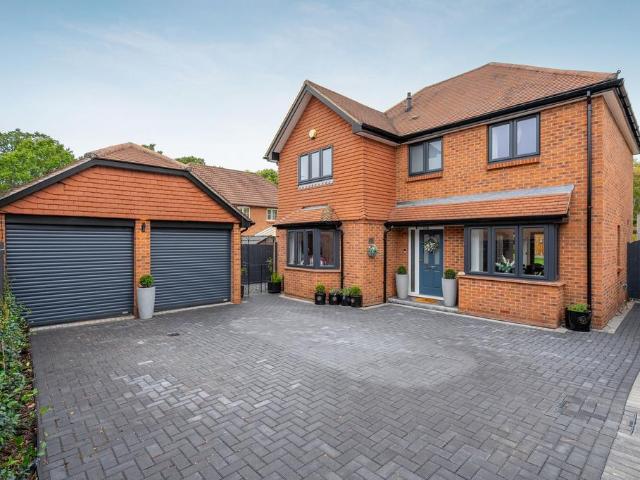 House for sale in Warfield, Newell Green