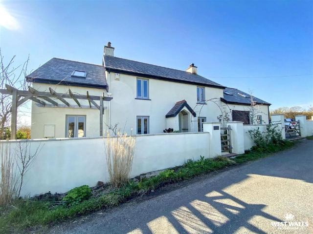 House for sale in Saundersfoot, Wales