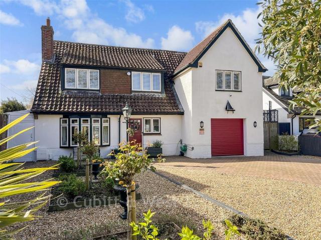 House for sale in Spring Vale, Hampshire