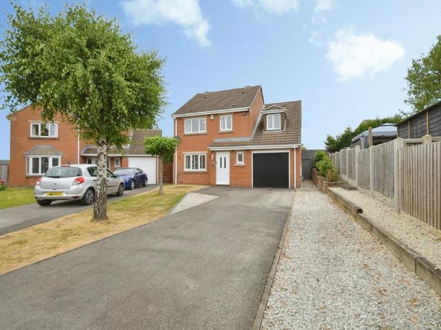 House for sale in Loundsley Green, East Midlands