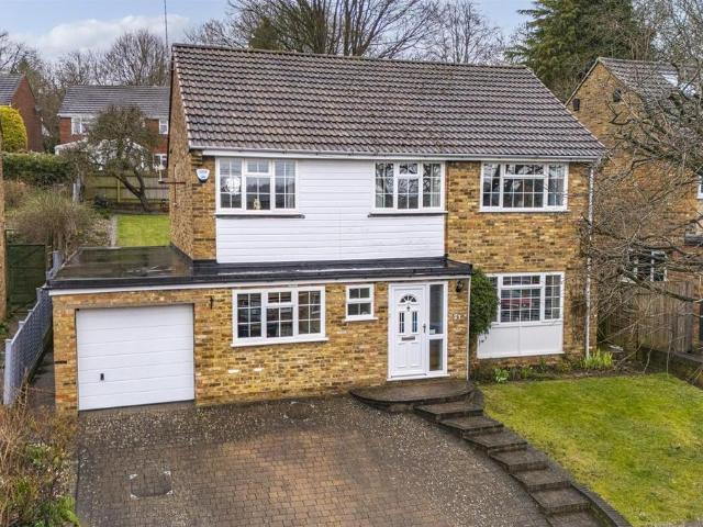 House for sale in Totteridge, Cressex