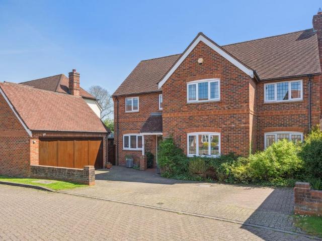 House for sale in Weston Turville