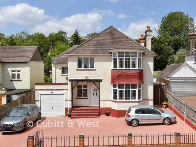 House for sale in London Borough of Croydon, Purley