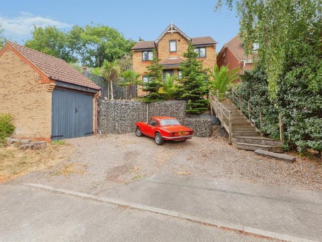 House for sale in Hartshill CP, Gun Hill