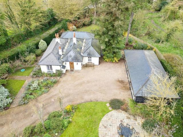 Bungalow for sale in Oad Street, Kent