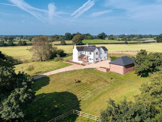 House for sale in Eaton