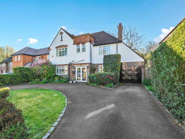 House for sale in Horsell, Woking