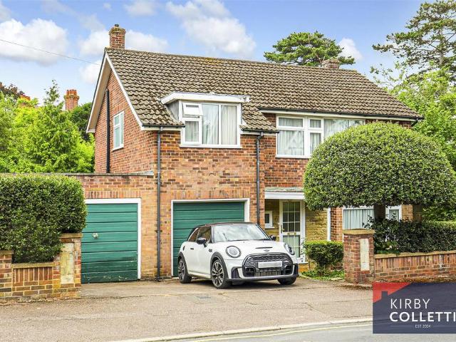 House for sale in Broxbourne, Isle Of Man
