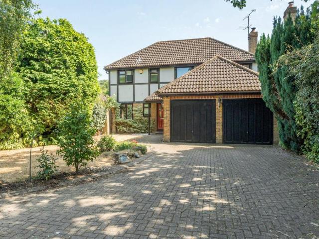 House for sale in Finchampstead