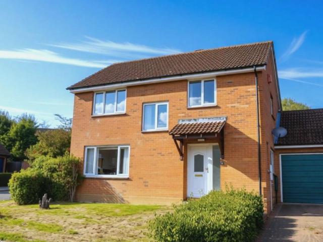 House for sale in Neath Hill, Milton Keynes