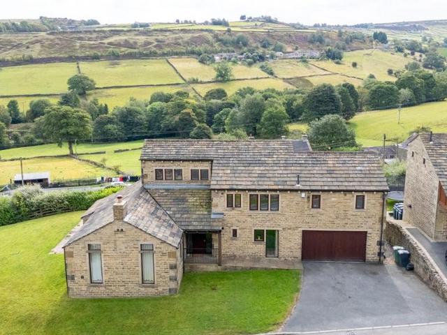 House for sale in Holme Valley, Hade Edge