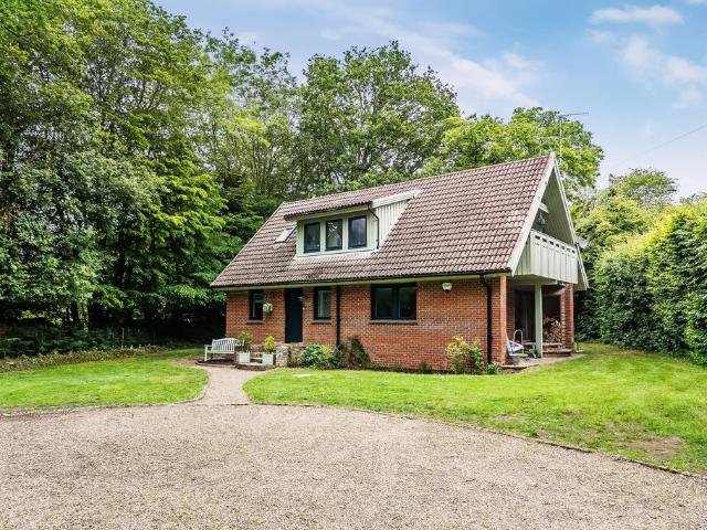 House for sale in Oxted, Hillview