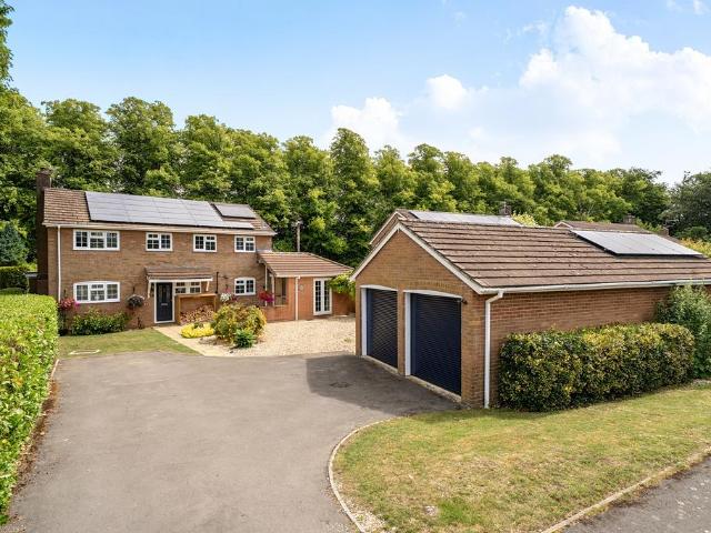 House for sale in Blunsdon, Broad Blunsdon