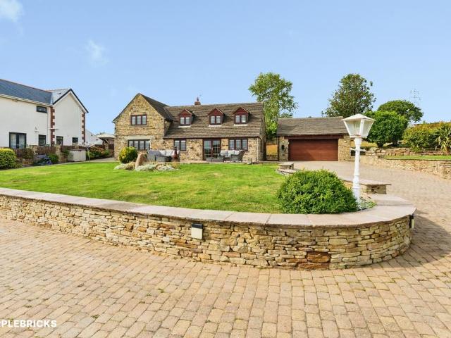 House for sale in Wortley, South Yorkshire