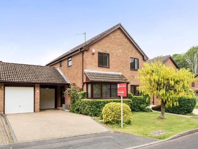 House for sale in Knightwood Park, Barton Stacey