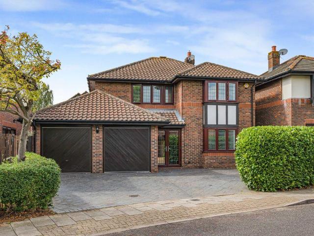 House for sale in Blackfen, Greater London