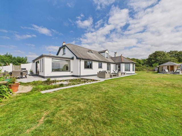 House for sale in Scorrier, Cornwall
