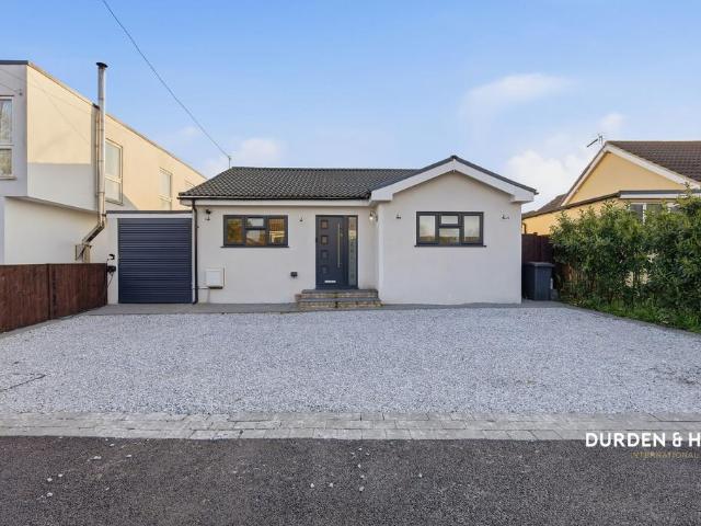 House for sale in Blackmore, Hook End and Wyatts Green, Navestock Side