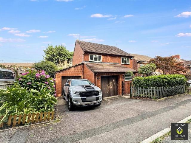 House for sale in Sneedhams Green, Gloucester