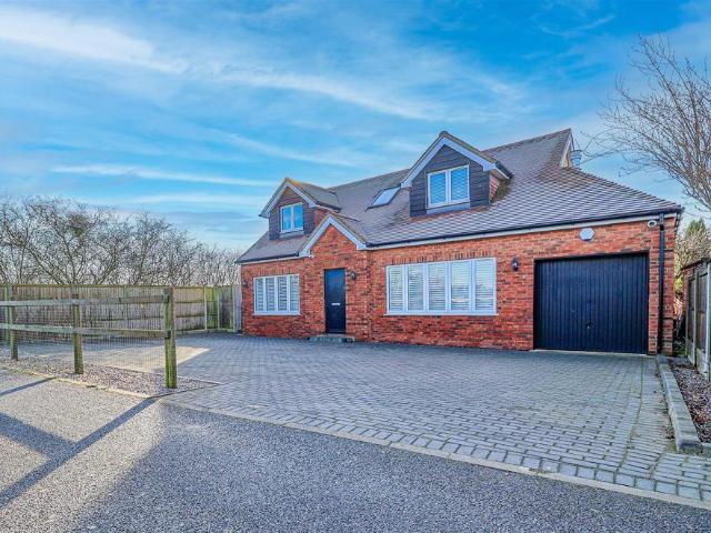 House for sale in Weston Turville, Aston Clinton